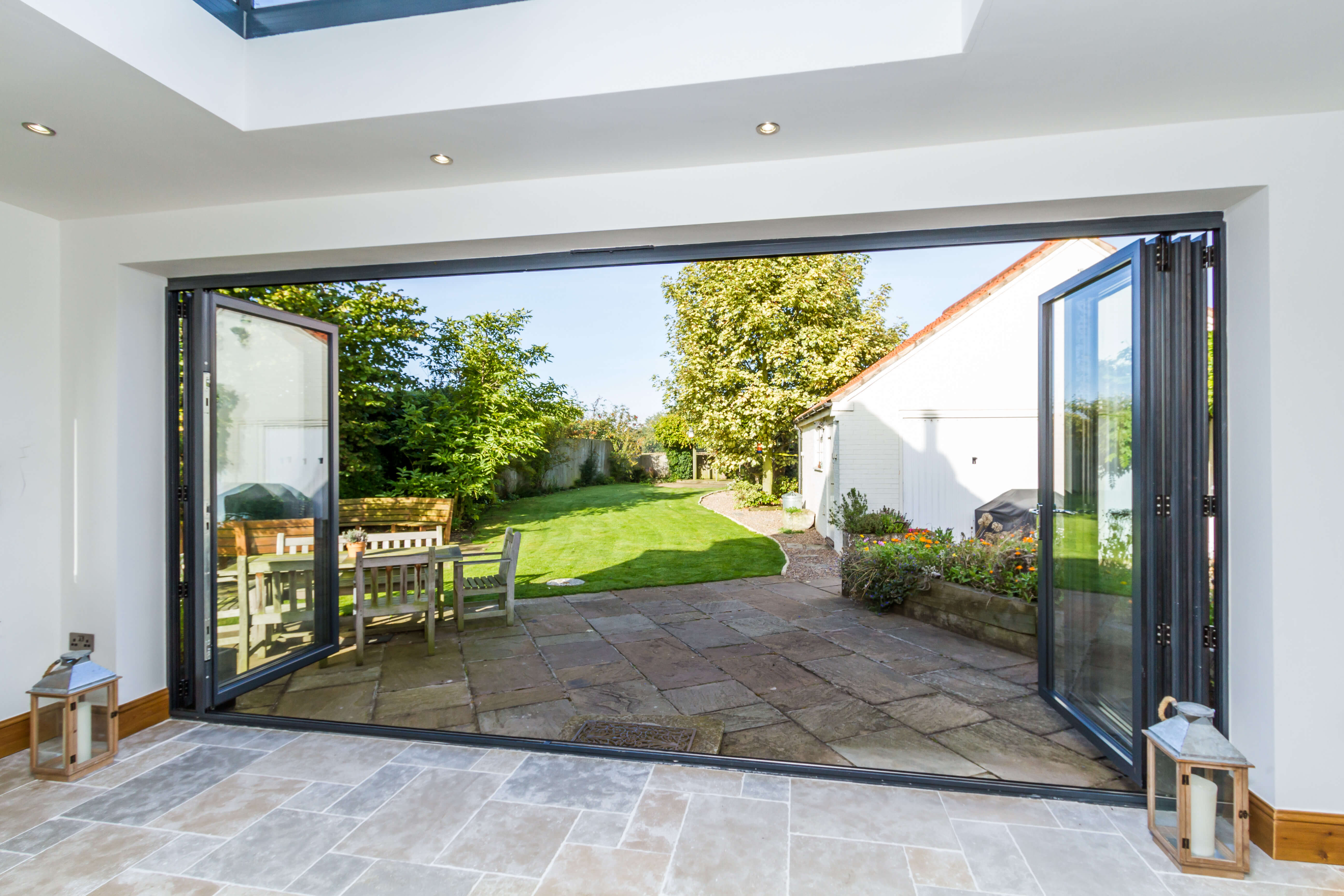 bespoke aluminium bi-fold doors hornchurch